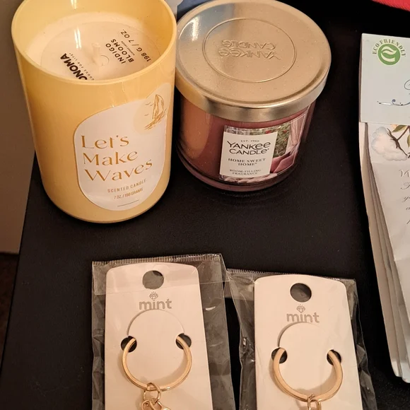 Mixit Red Tote with 16 items. All brand new. - Picture 3 of 10